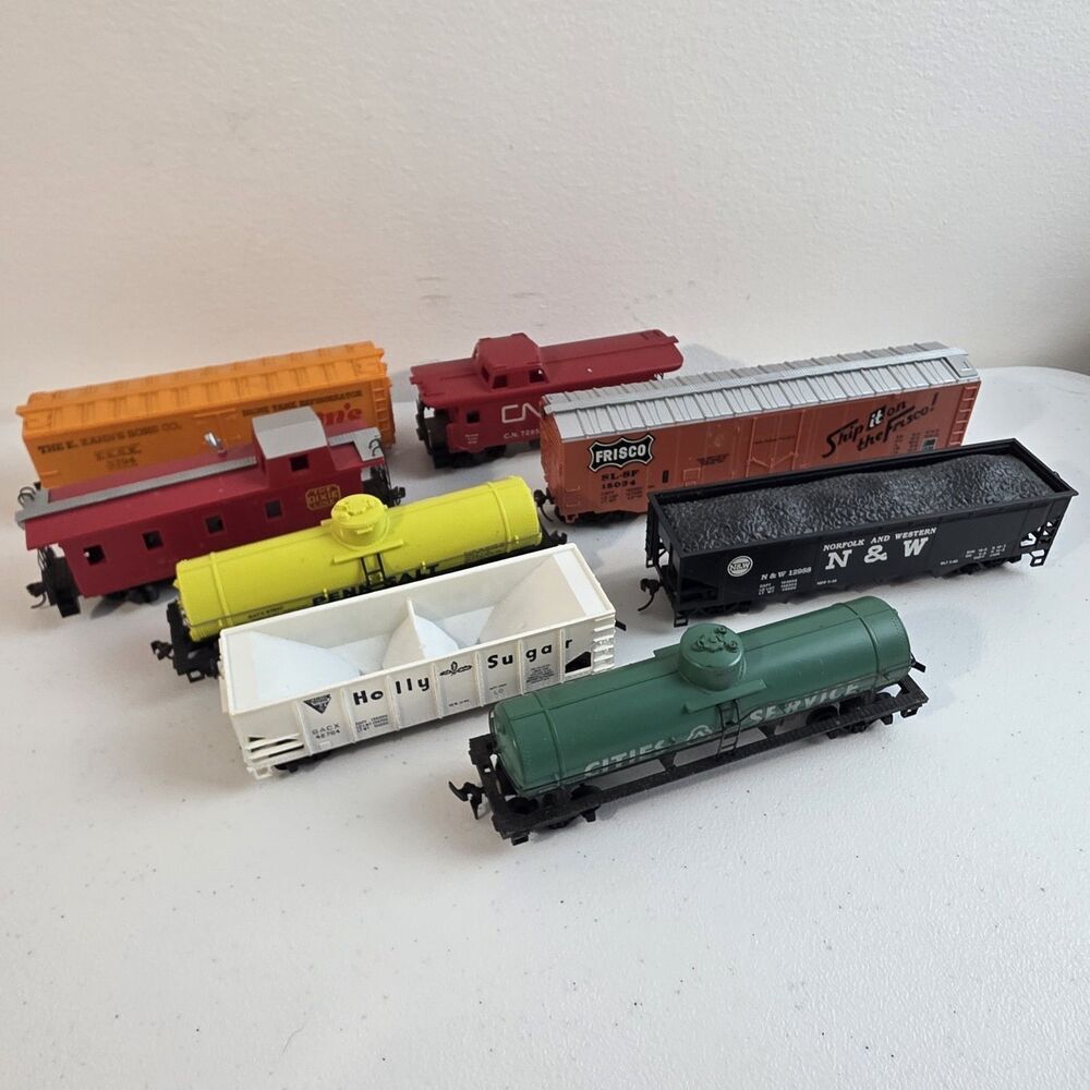 HO Scale Train Lot Of 8 Box Cars Kahns Holly CN N&W Frisco Dixie Line Models